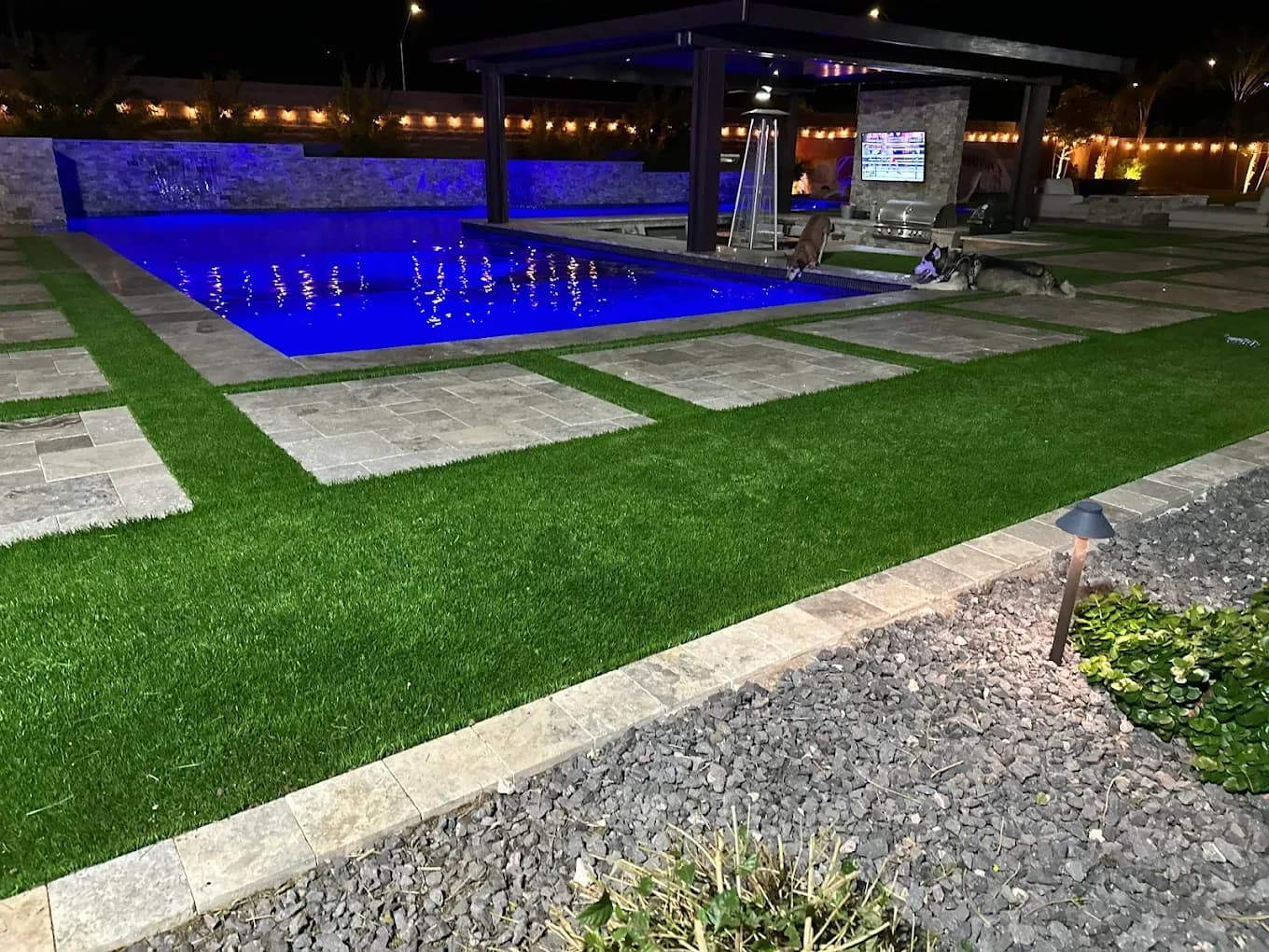 Resort-style pool, turf & pavers